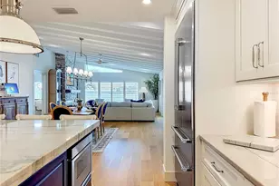 605 Key Royale Dr, Holmes Beach, FL 34217 - Photo 47