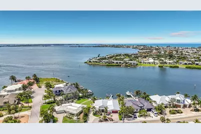 605 Key Royale Drive, Holmes Beach, FL 34217 - Photo 95