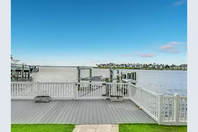 605 Key Royale Drive, Bradenton Beach, FL 34217 - Photo 17