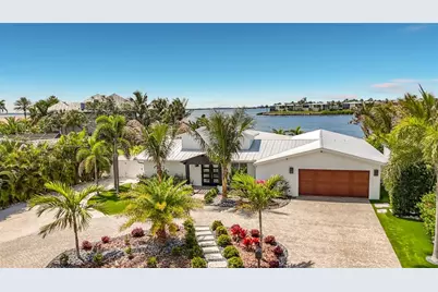 605 Key Royale Drive, Bradenton Beach, FL 34217 - Photo 3