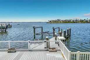 605 Key Royale Dr, Holmes Beach, FL 34217 - Photo 27