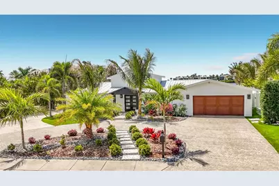 605 Key Royale Drive, Holmes Beach, FL 34217 - Photo 39