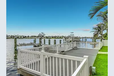 605 Key Royale Drive, Holmes Beach, FL 34217 - Photo 17