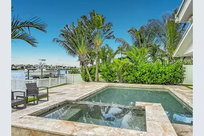 605 Key Royale Drive, Holmes Beach, FL 34217 - Photo 9
