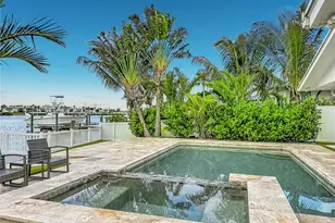 605 Key Royale Dr, Holmes Beach, FL 34217 - Photo 9