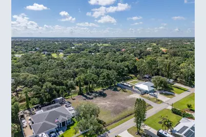 1941 E Leewynn Drive, Sarasota, FL 34240 - Photo 9