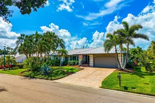 157 Lookout Point Dr, Osprey, FL 34229 - Photo 3