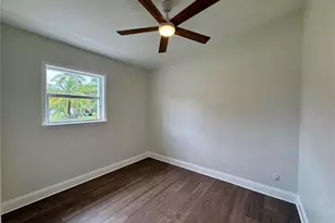 224 W Cornelius Cir, Sarasota, FL 34232 - Photo 23