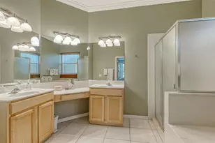 315 Londonderry Dr, Sarasota, FL 34240 - Photo 29