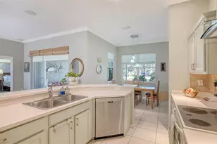 315 Londonderry Dr, Sarasota, FL 34240 - Photo 13