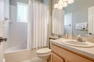 315 Londonderry Dr, Sarasota, FL 34240 - Photo 33