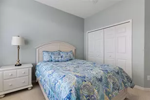374 Londonderry Dr, Sarasota, FL 34240 - Photo 9