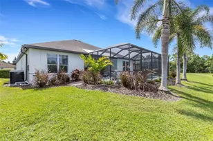 374 Londonderry Dr, Sarasota, FL 34240 - Photo 25