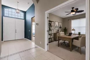 374 Londonderry Dr, Sarasota, FL 34240 - Photo 7