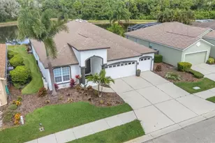 374 Londonderry Dr, Sarasota, FL 34240 - Photo 3