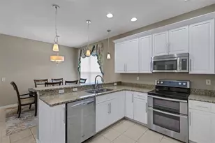 374 Londonderry Dr, Sarasota, FL 34240 - Photo 11