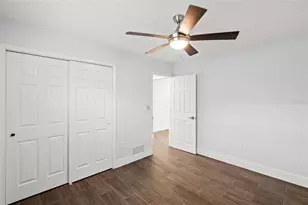 3405 S Lockwood Ridge Rd, Sarasota, FL 34239 - Photo 29