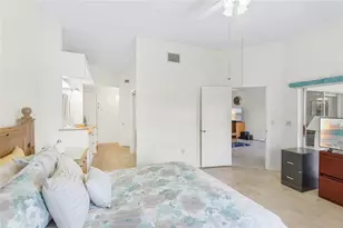 5590 Golf Pointe Dr, Sarasota, FL 34243 - Photo 21