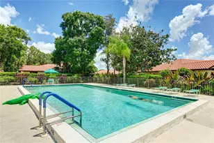 5590 Golf Pointe Dr, Sarasota, FL 34243 - Photo 33