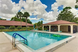 5590 Golf Pointe Dr, Sarasota, FL 34243 - Photo 39