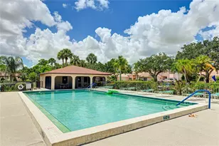 5590 Golf Pointe Dr, Sarasota, FL 34243 - Photo 35