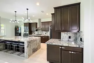 8294 Grande Shores Dr, Sarasota, FL 34240 - Photo 13