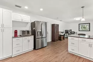 4204 Pine Meadow Terrace, Sarasota, FL 34233 - Photo 15