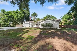 4204 Pine Meadow Terrace, Sarasota, FL 34233 - Photo 3