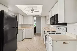3618 Medford Ln, Sarasota, FL 34232 - Photo 3