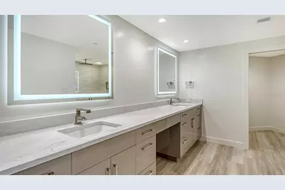 1211 Gulf Of Mexico Drive #701, Longboat Key, FL 34228 - Photo 29