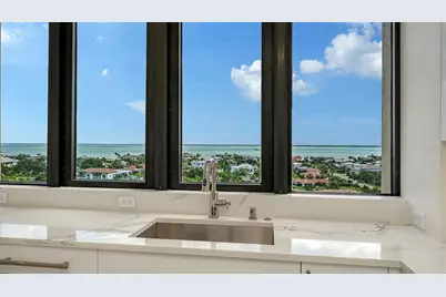 1211 Gulf Of Mexico Drive #701, Longboat Key, FL 34228 - Photo 21