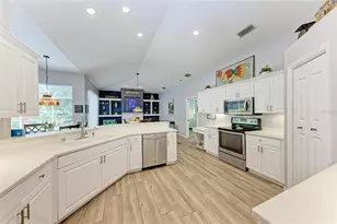 4471 McIntosh Lake Ave, Sarasota, FL 34233 - Photo 11