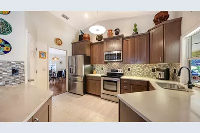 4463 Diamond Circle S, Sarasota, FL 34233 - Photo 11