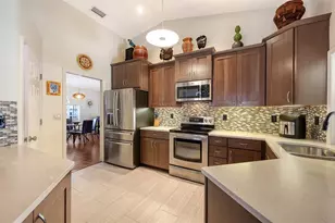 4463 Diamond Cir S, Sarasota, FL 34233 - Photo 11