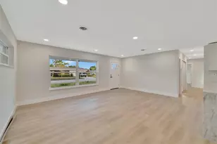 2705 Sunnyside St, Sarasota, FL 34239 - Photo 9