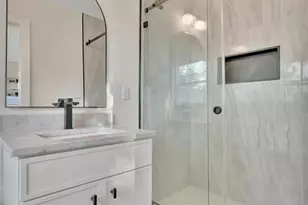 2705 Sunnyside St, Sarasota, FL 34239 - Photo 17