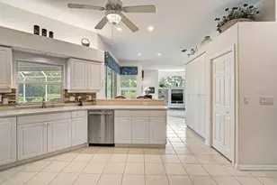2025 White Feather Ln, Nokomis, FL 34275 - Photo 9