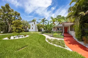 6311 Bahama Shores Dr S, Saint Petersburg, FL 33705 - Photo 5