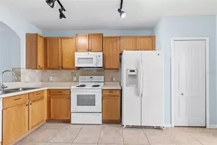 16221 Swan View Cir, Odessa, FL 33556 - Photo 13