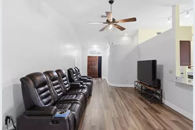1405 E Frances Avenue, Plant City, FL 33563 - Photo 9