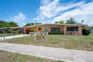 2215 Grove St, Sarasota, FL 34239 - Photo 3