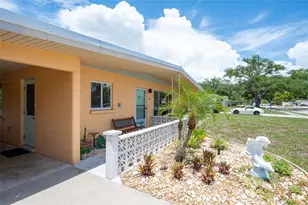 2215 Grove St, Sarasota, FL 34239 - Photo 5