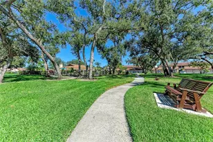 5709 Avista Dr, Sarasota, FL 34243 - Photo 51