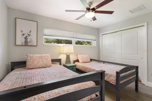 5720 Isanda Pl, Sarasota, FL 34231 - Photo 13