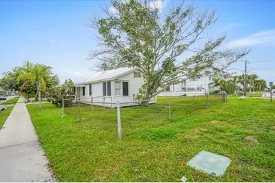 121 48th Street, Holmes Beach, FL 34217 - Photo 27
