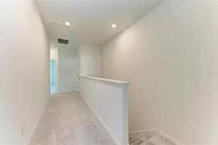 314 Via Anina Dr, Sarasota, FL 34243 - Photo 17