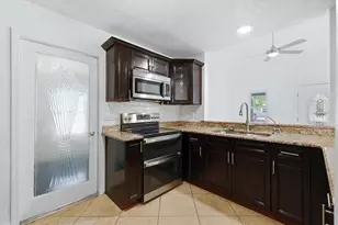 1649 8th St, Sarasota, FL 34236 - Photo 13