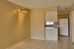 2721 Hidden Lake Blvd, Sarasota, FL 34237 - Photo 9