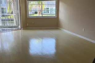 1250 N Portofino Dr, Sarasota, FL 34242 - Photo 3