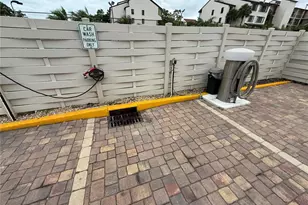 1250 N Portofino Dr, Sarasota, FL 34242 - Photo 41